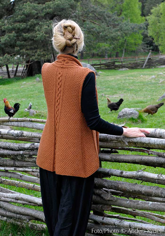 TSC9225_InggunRear_IKAB_SRGB72